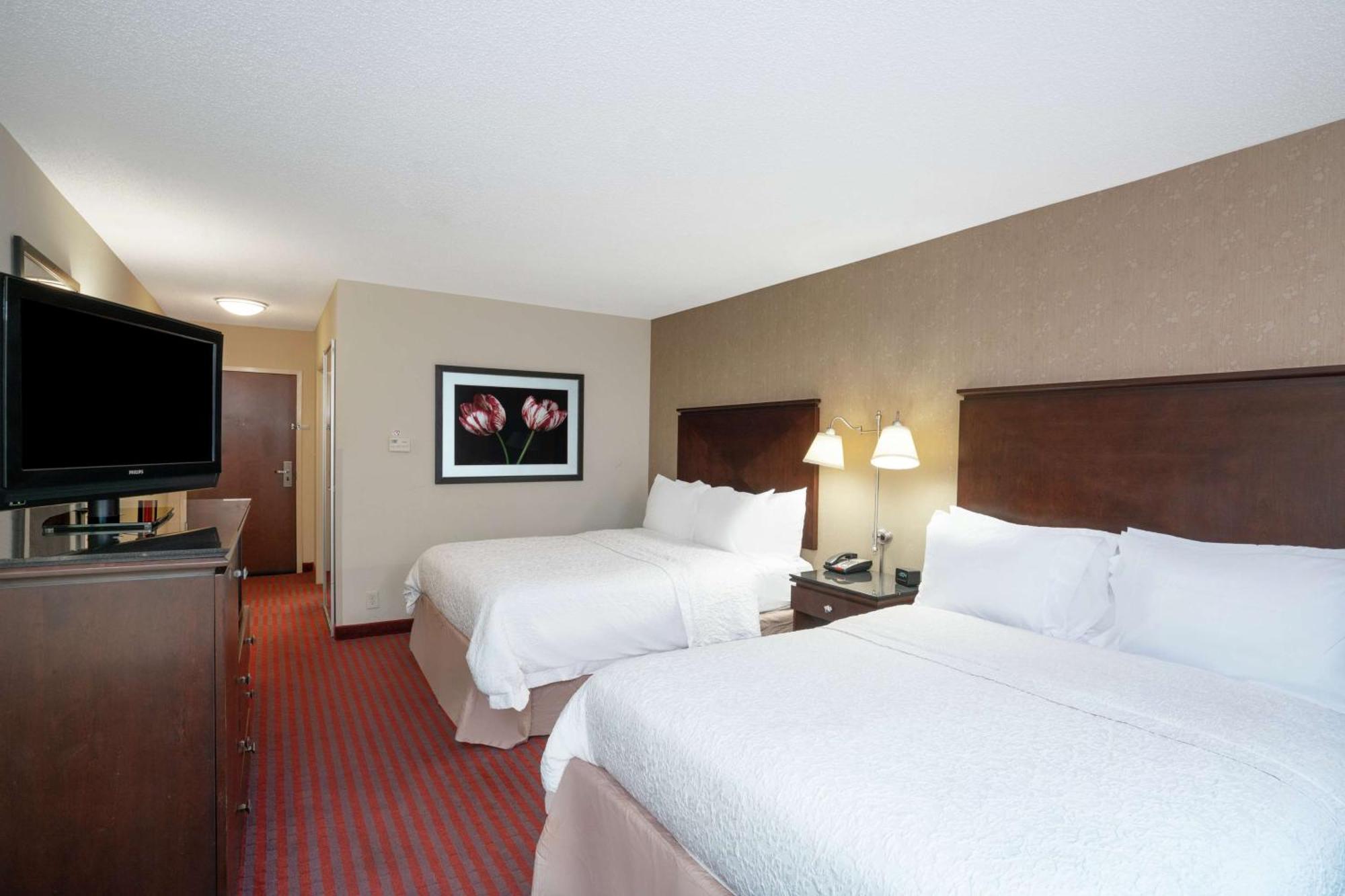 Hampton Inn Richmond - Airport Сендстон Екстер'єр фото