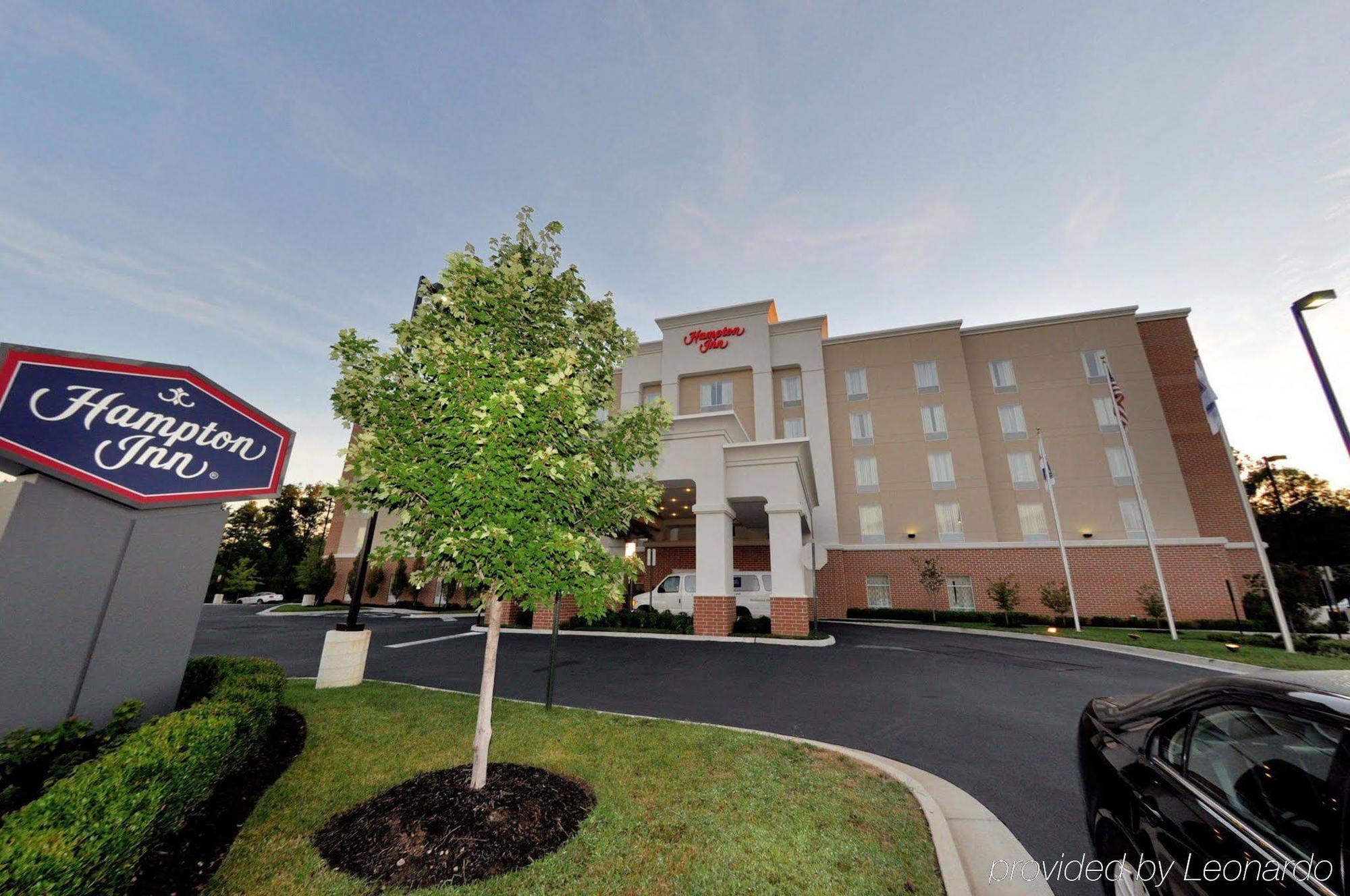 Hampton Inn Richmond - Airport Сендстон Екстер'єр фото