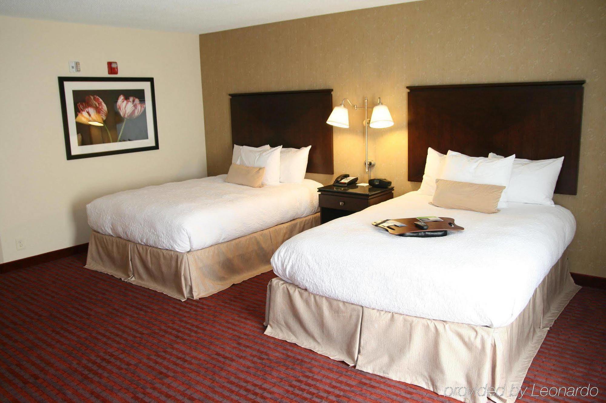 Hampton Inn Richmond - Airport Сендстон Номер фото