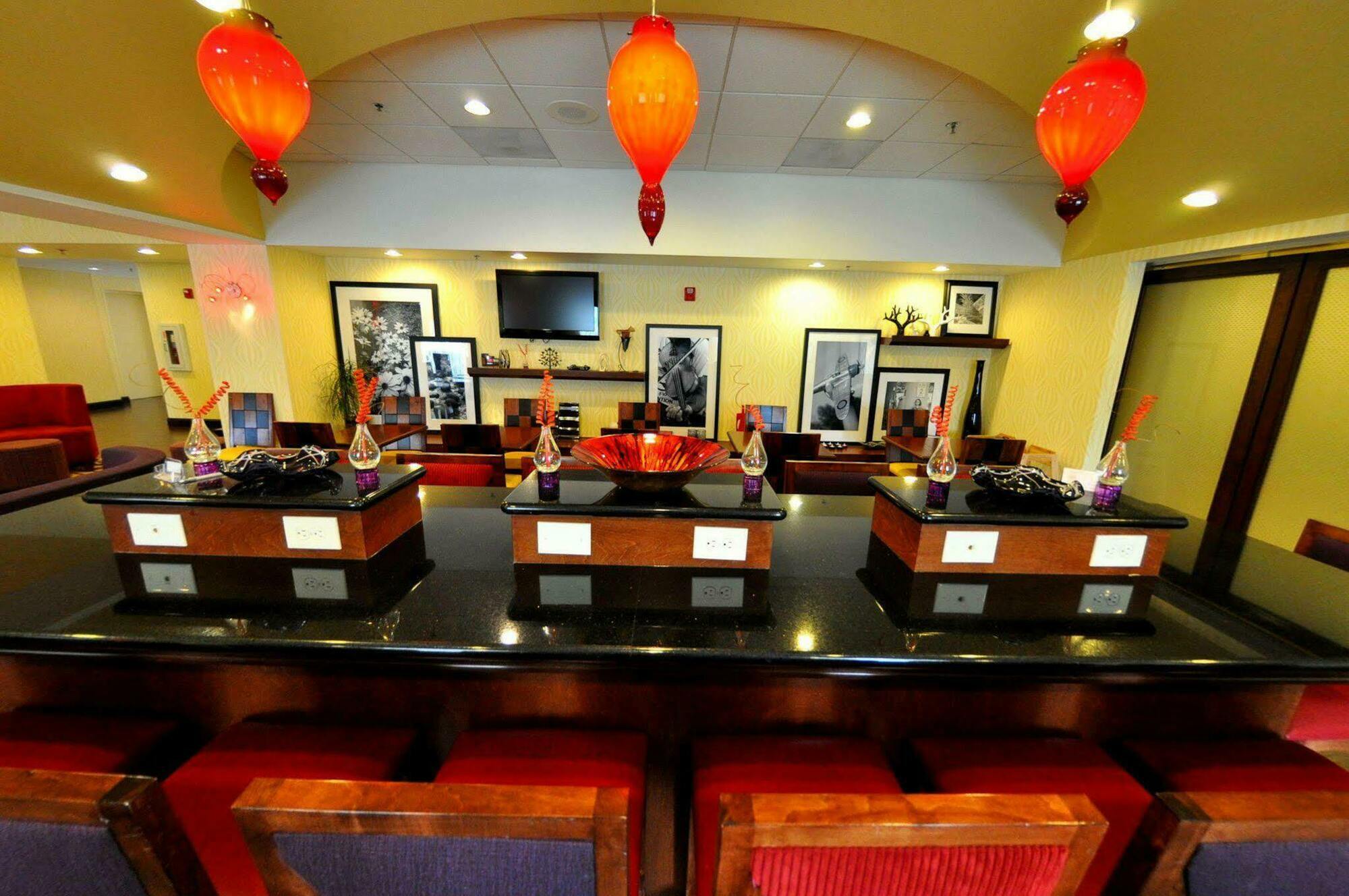 Hampton Inn Richmond - Airport Сендстон Інтер'єр фото